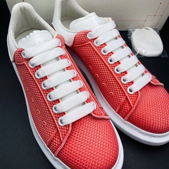 Alexander McQueen Men’s Oversize Sneakers Size 9.5 NWB AUTHENTIC - Picture 3 of 11